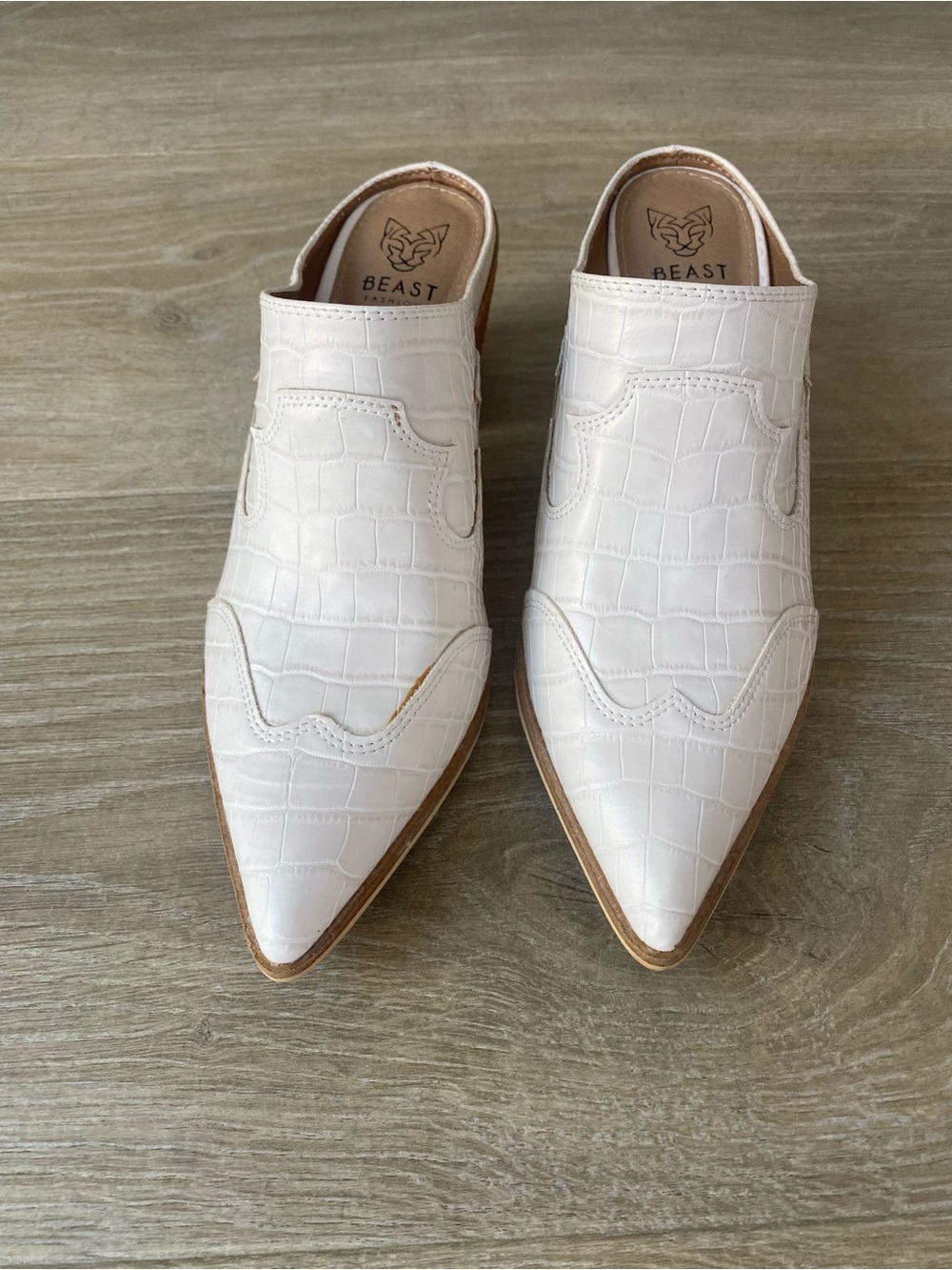 BEAST FASHION White Croc-Embossed Leather Mule Boots with Stacked Heel size 9 - Picture 3 of 12